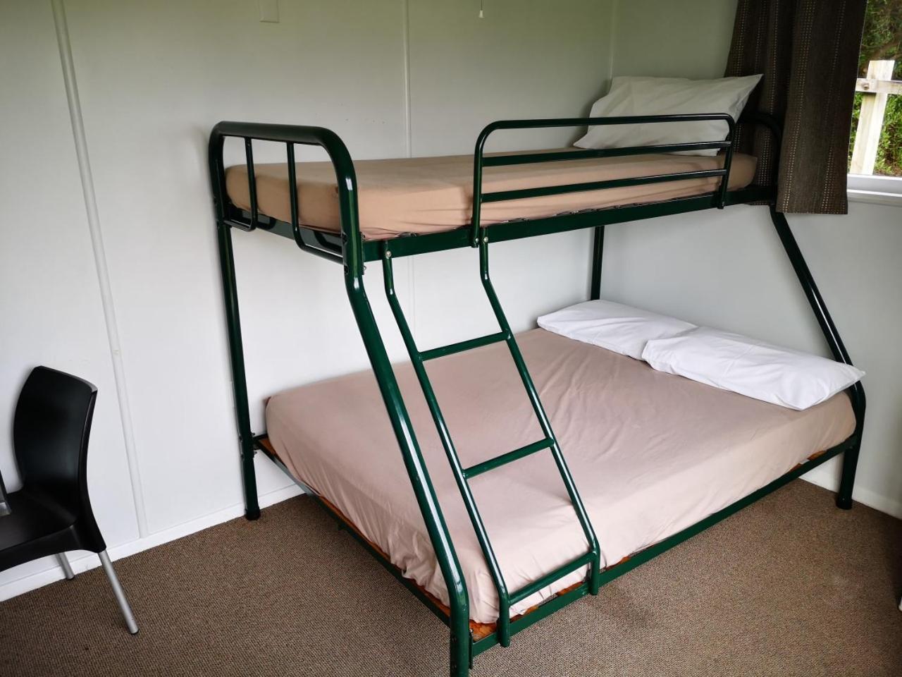 Fitzroy Beach Holiday Park نيو بلايموث الغرفة الصورة